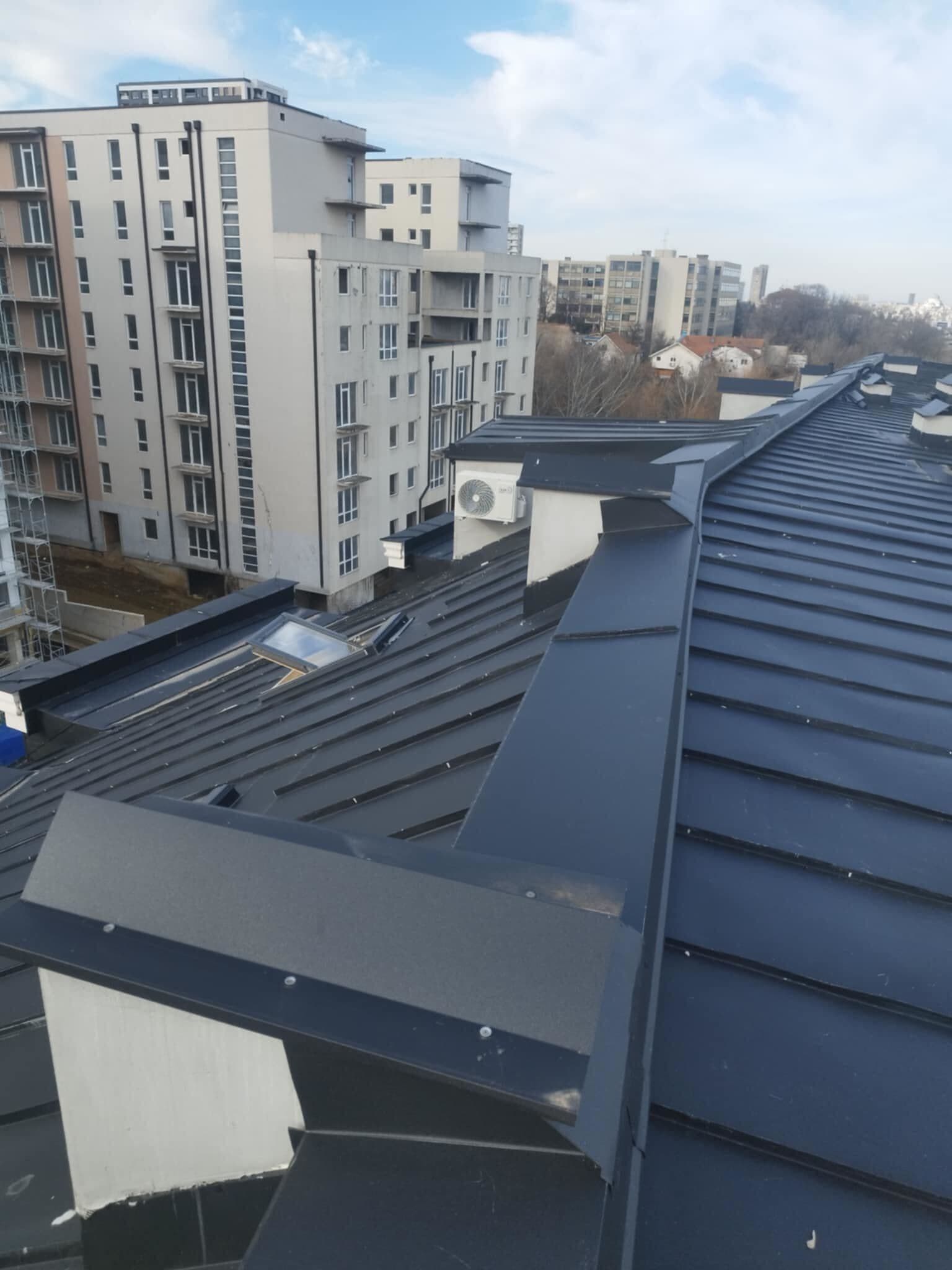 Profesionalna ugradnja klima uređaja u poslovnom objektu – montaža split i multi-split sistema sa pažljivo izvedenom instalacijom za maksimalnu efikasnost i pouzdanost.